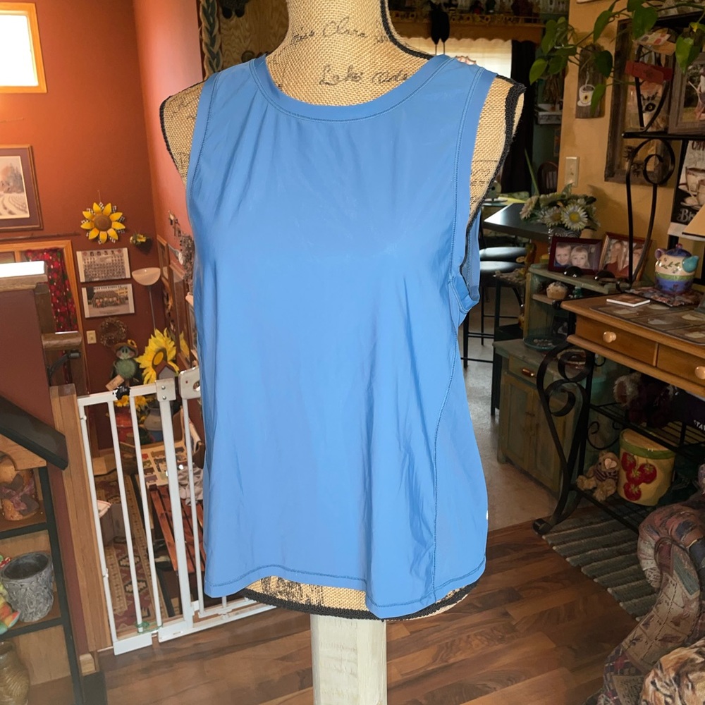LULULEMON TOP